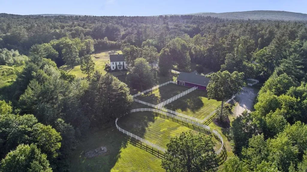 49 Oak Hill Road Brookline NH 03033