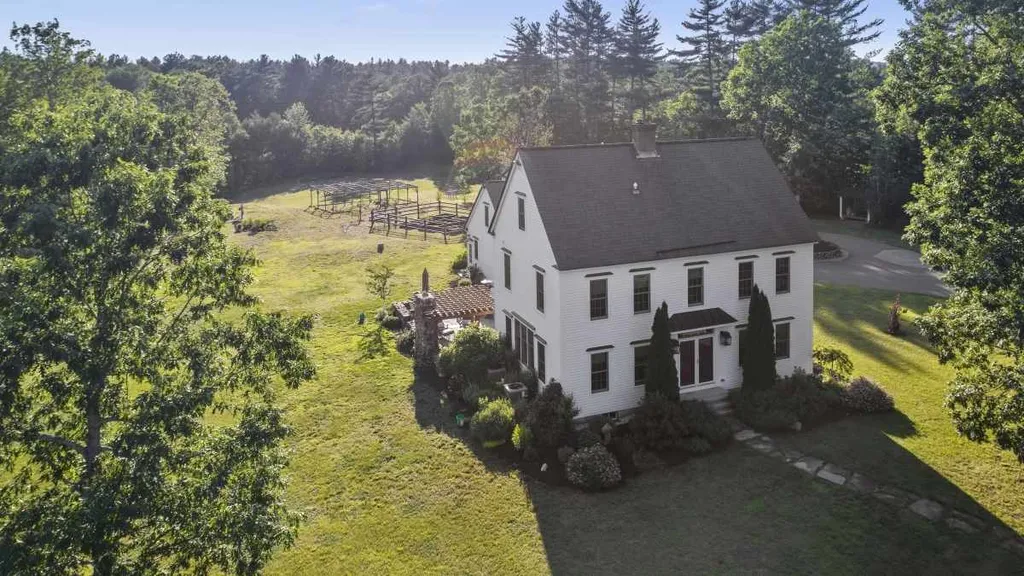 49 Oak Hill Road Brookline NH 03033