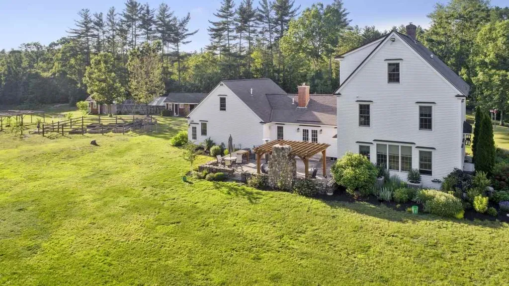49 Oak Hill Road Brookline NH 03033