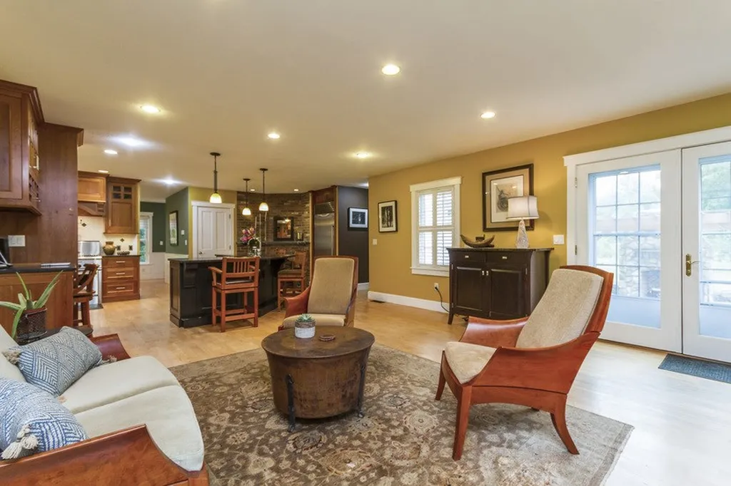 49 Oak Hill Road Brookline NH 03033