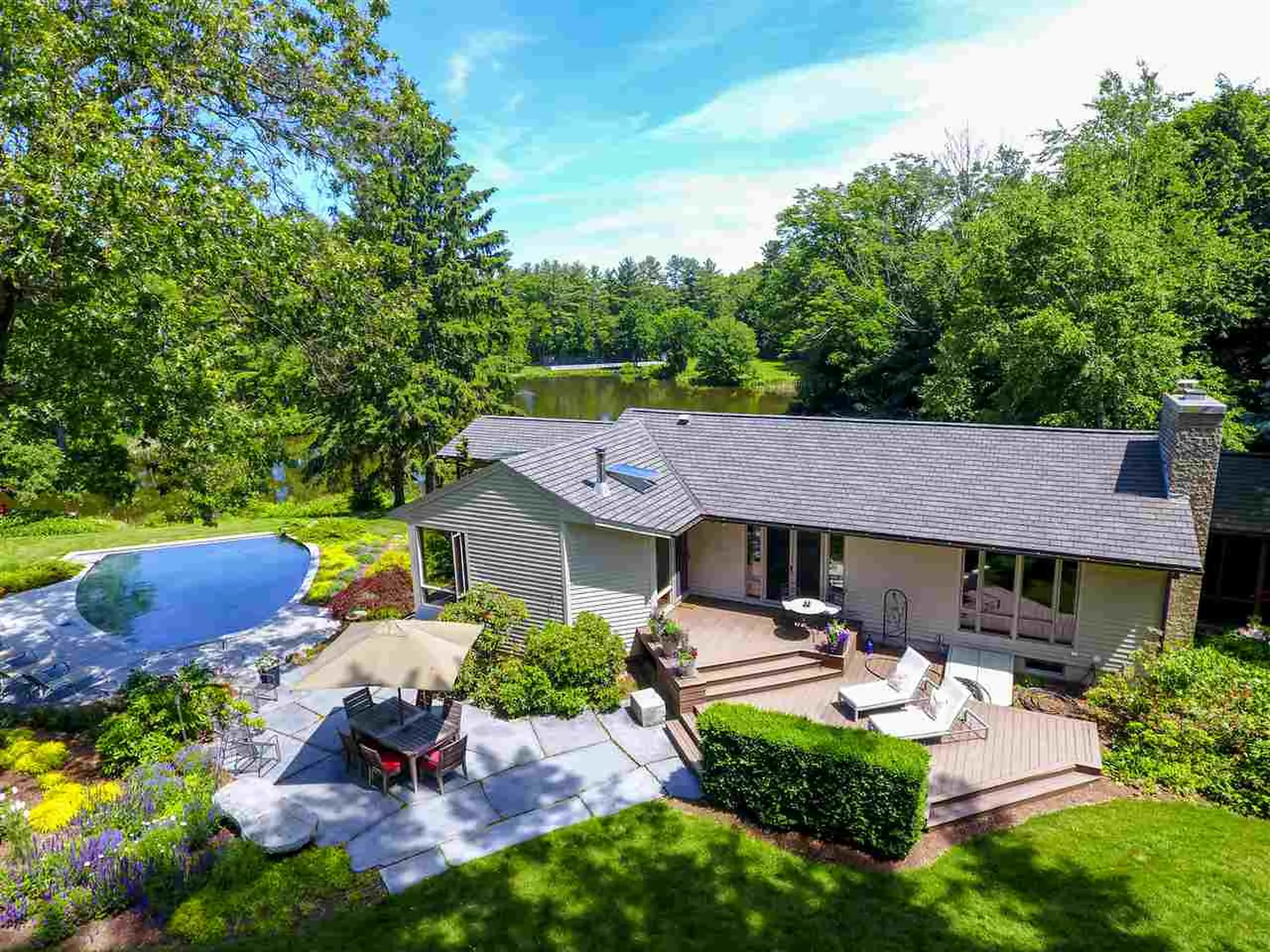 24 Orchard Hill Circle Bedford NH 03110