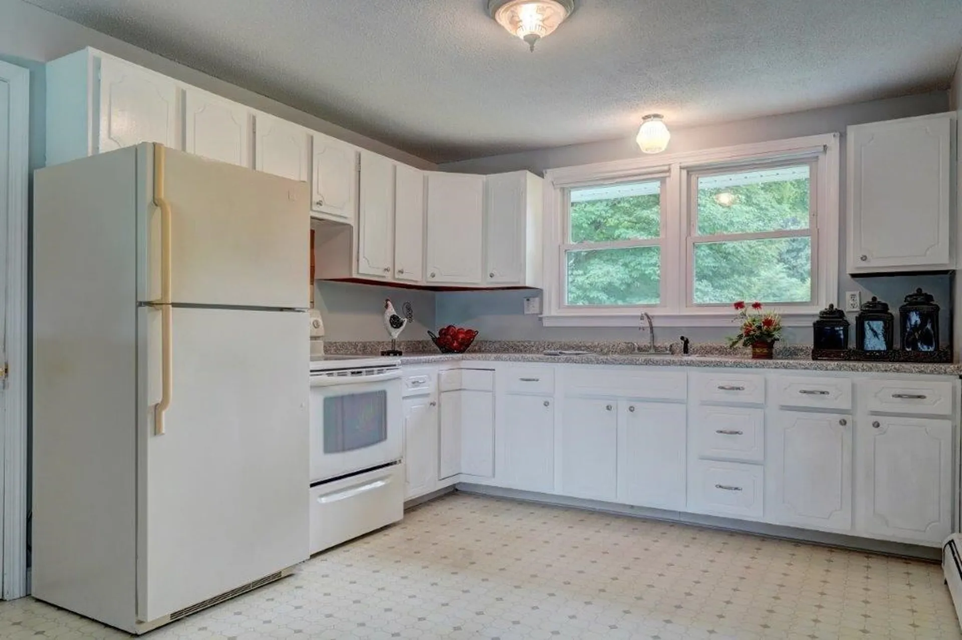 21 Old Derry Road Hudson NH 03051