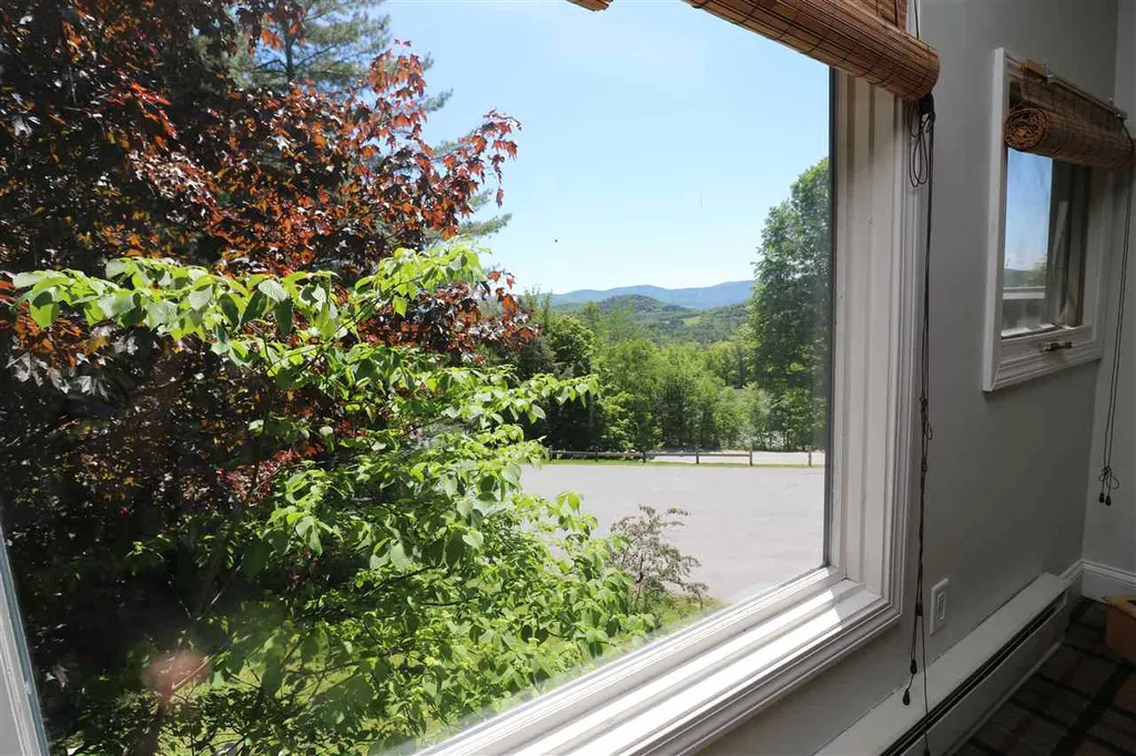 355 Summit Road Warren VT 05674