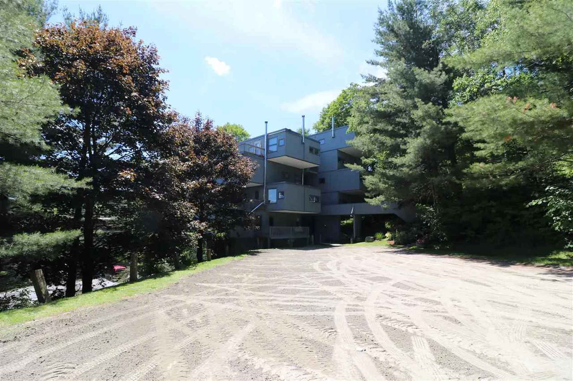 355 Summit Road Warren VT 05674