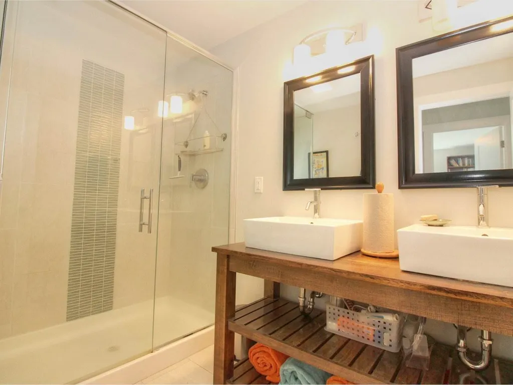 17 Mansion Street Winooski VT 05404