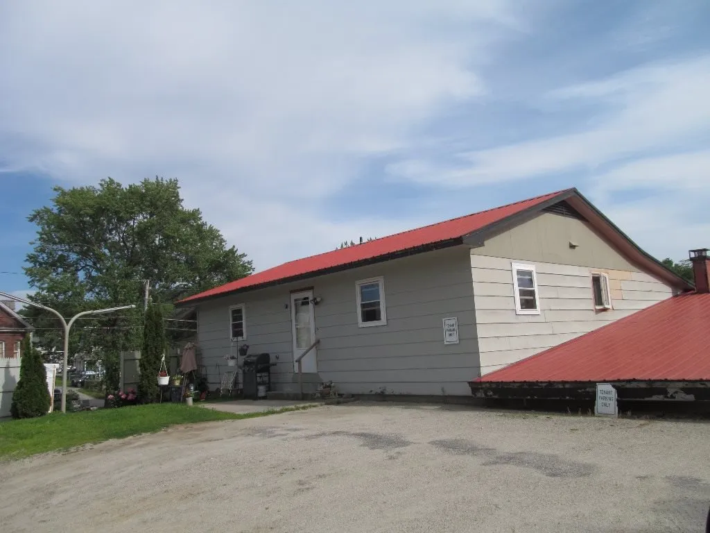 149 Pleasant Street Claremont NH 02373