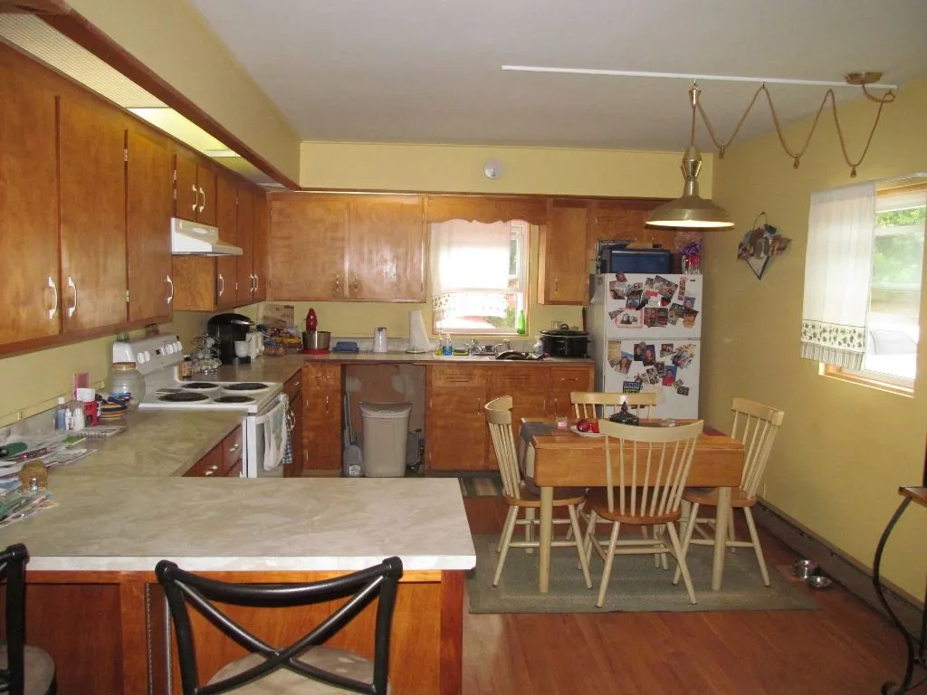 149 Pleasant Street Claremont NH 02373