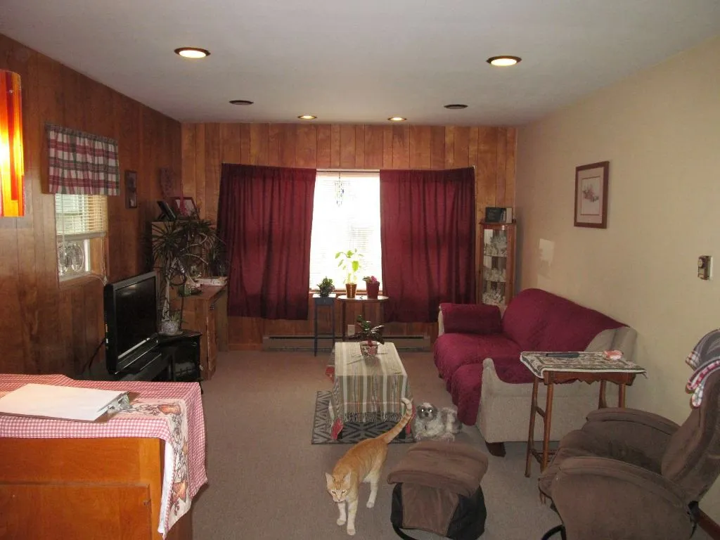 149 Pleasant Street Claremont NH 02373