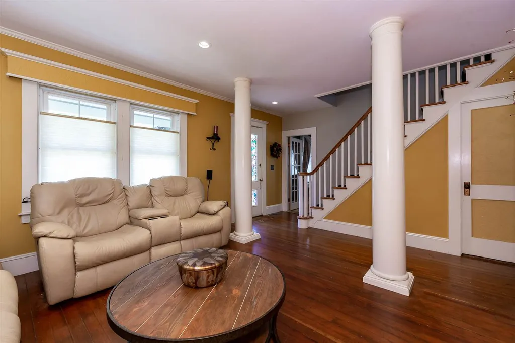 1 Burns Street Nashua NH 03064
