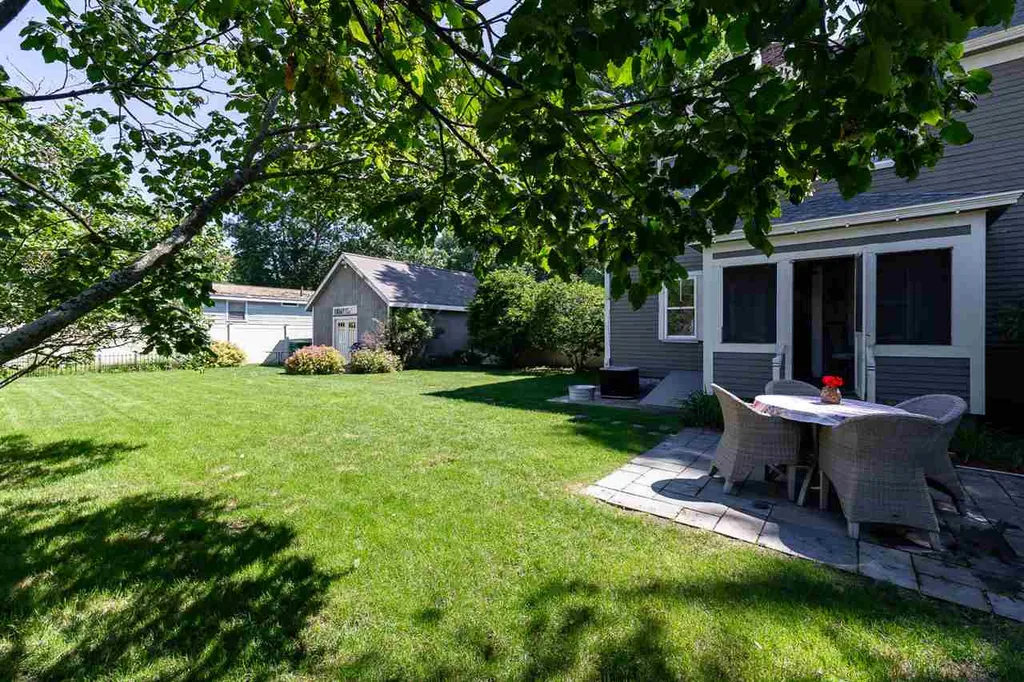1 Burns Street Nashua NH 03064