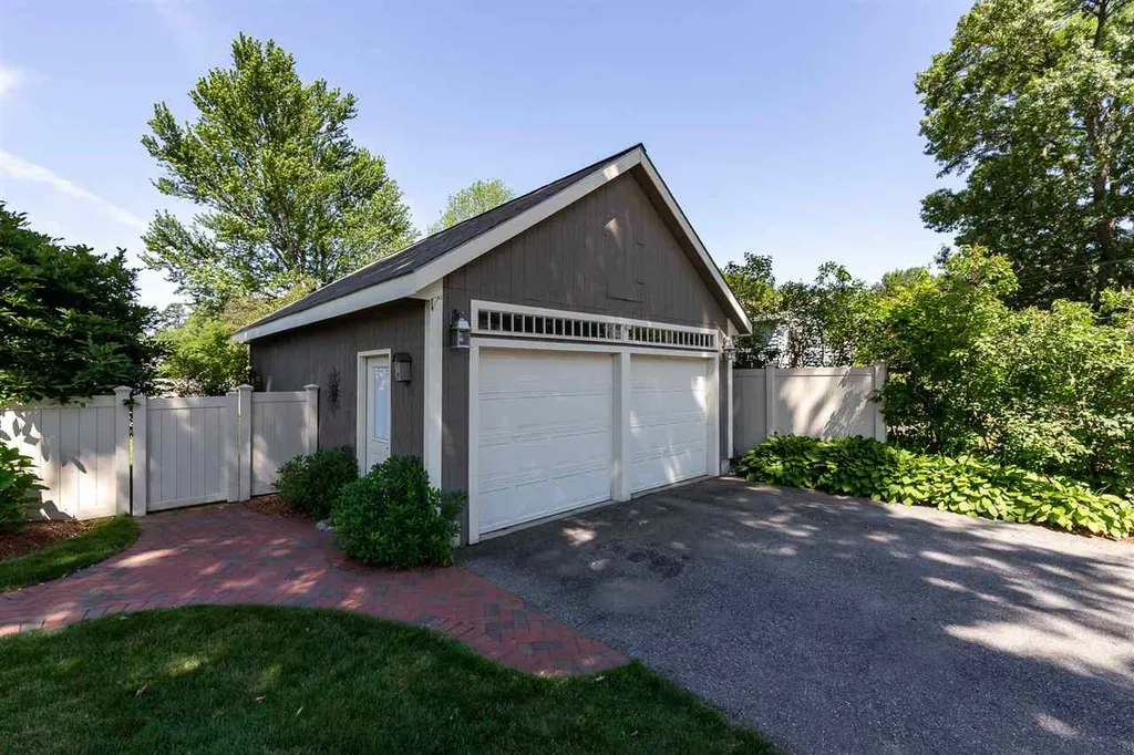 1 Burns Street Nashua NH 03064