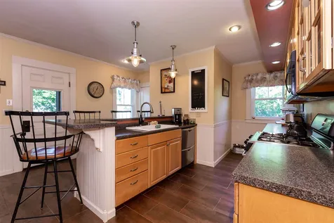 1 Burns Street Nashua NH 03064