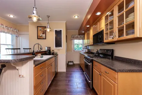 1 Burns Street Nashua NH 03064