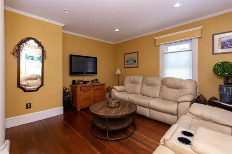 1 Burns Street Nashua NH 03064