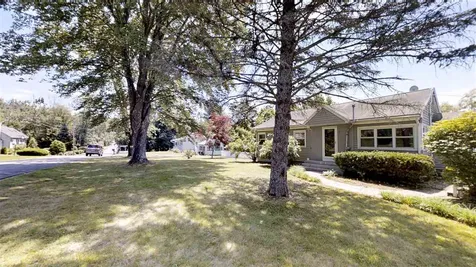 2 Loretta Avenue Pelham NH 03076
