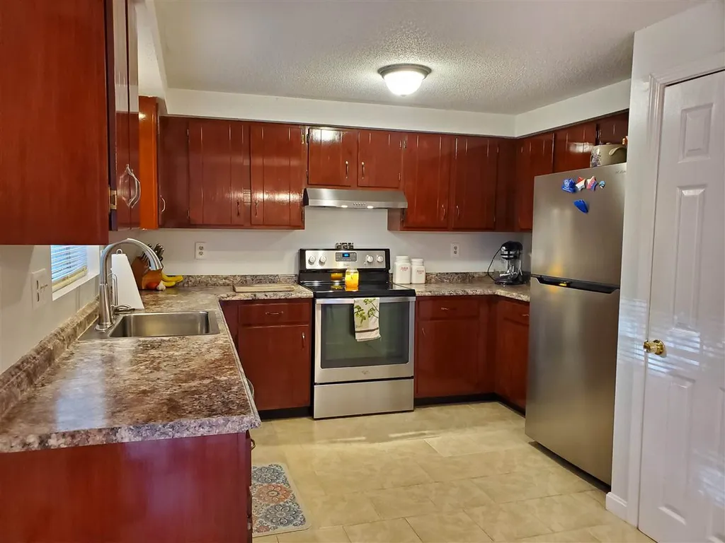 79 East Ridge Road Merrimack NH 03054