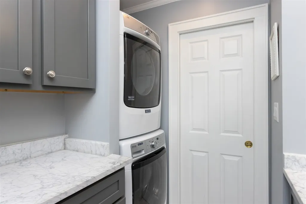 2 Crescent Avenue Dover NH 03820