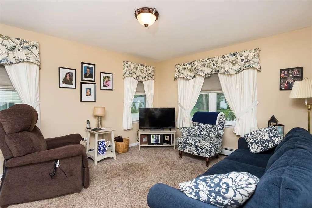 2 Crescent Avenue Dover NH 03820