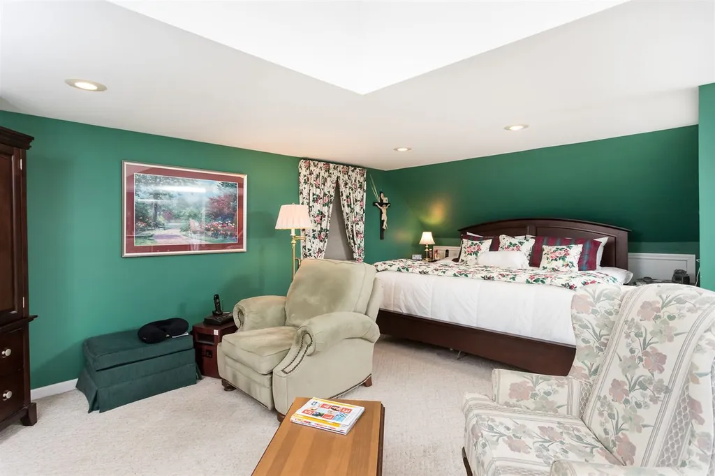 2 Crescent Avenue Dover NH 03820