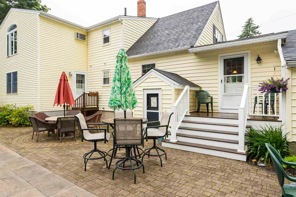 2 Crescent Avenue Dover NH 03820