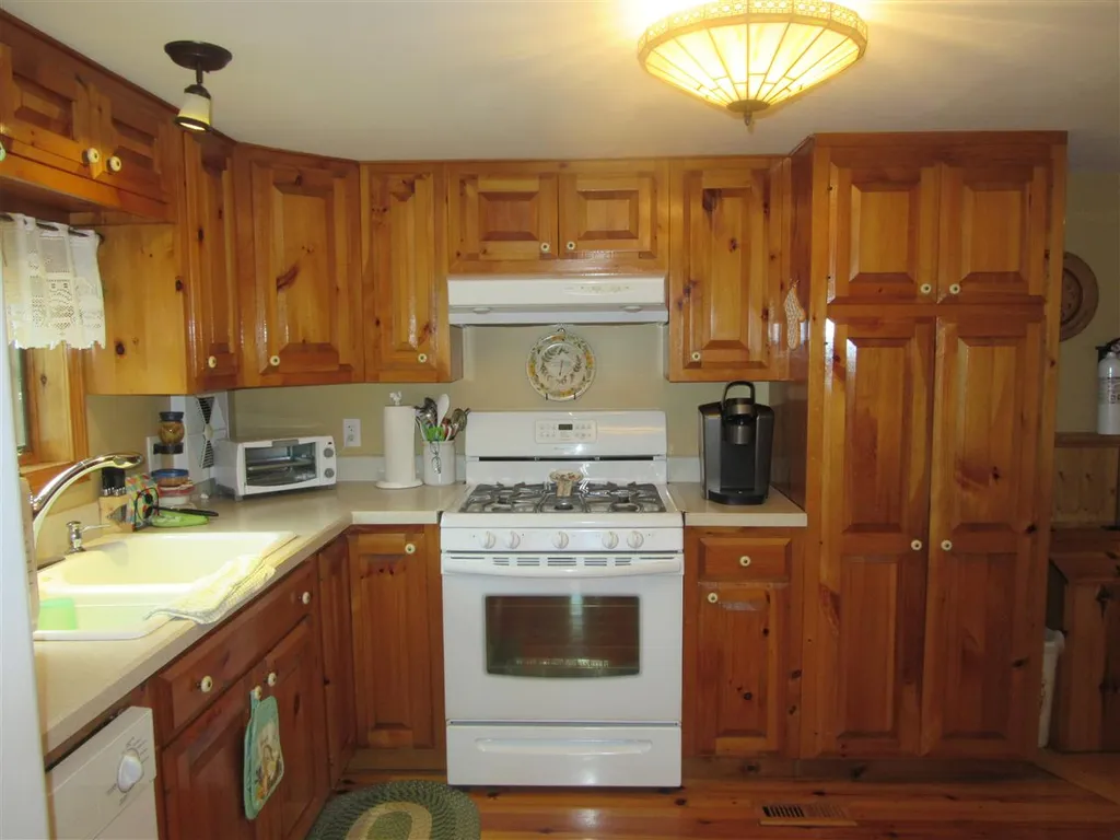 59 Stage Road Deerfield NH 03037
