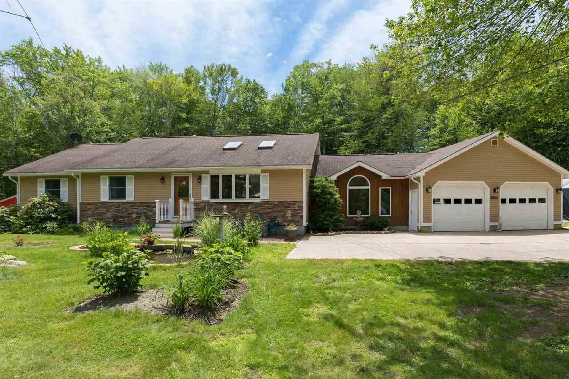 25 Maple Avenue Deerfield NH 03037