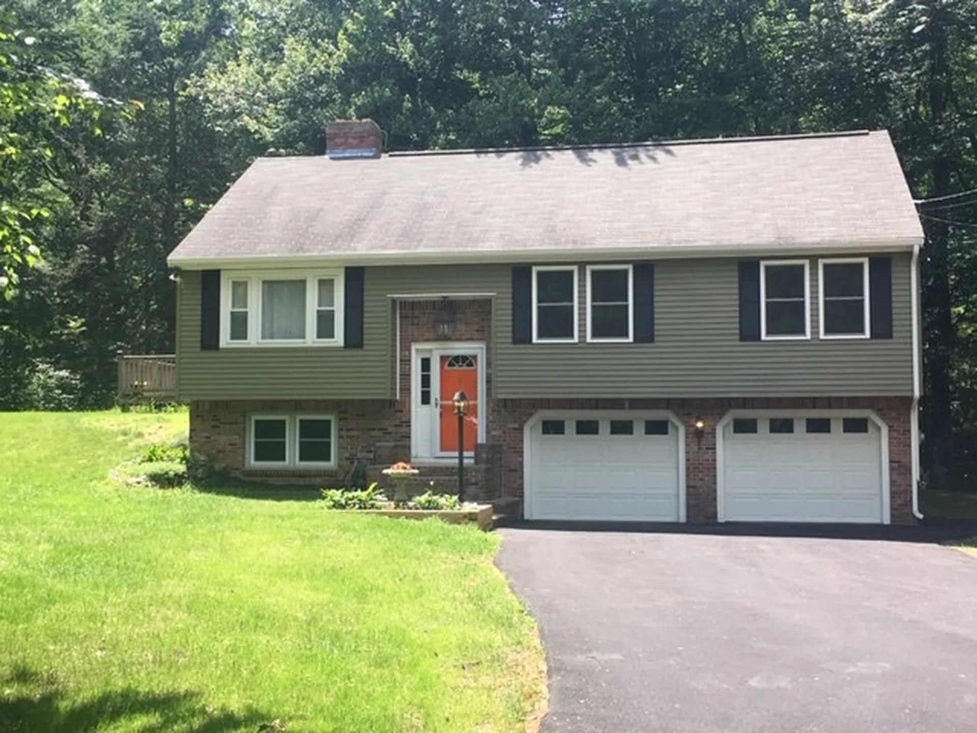 1 Olesen Road Derry NH 03038