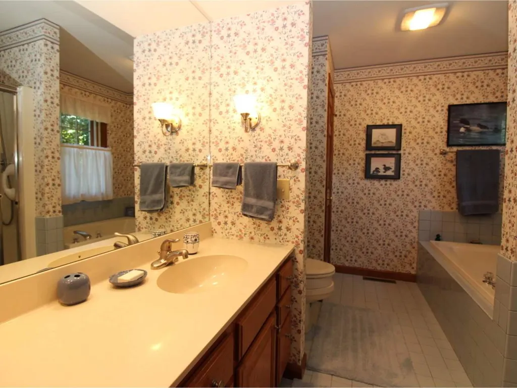 217 Kylies Way Colchester VT 05446