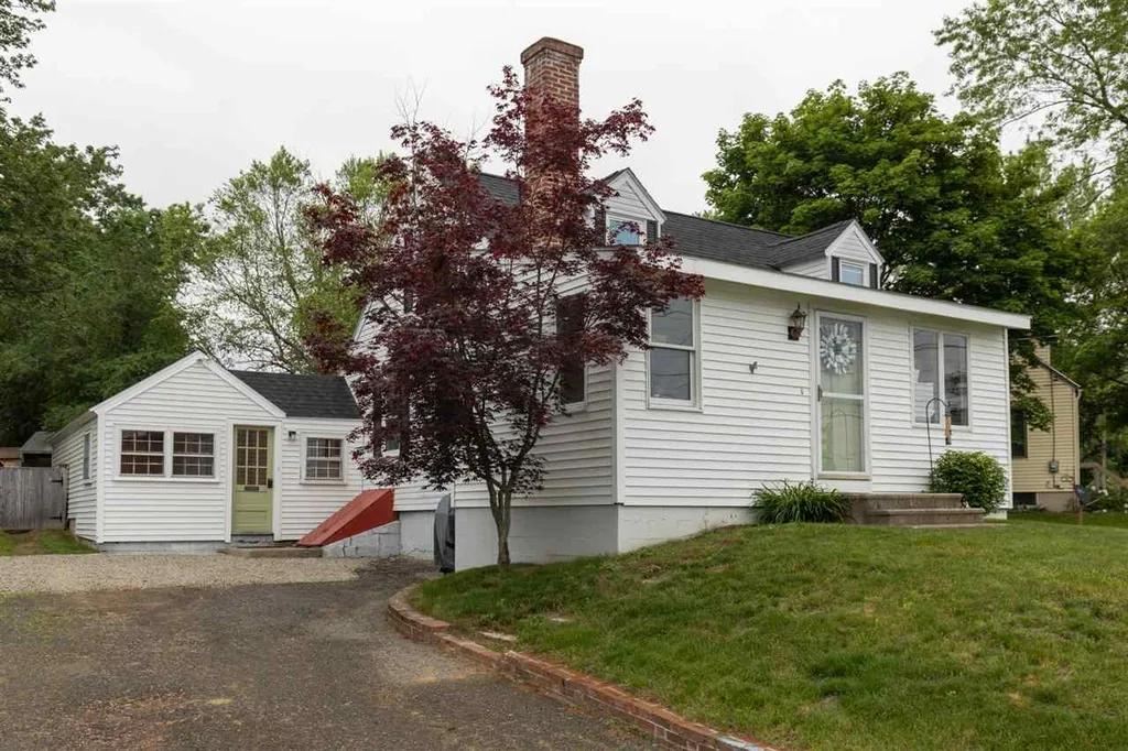 12 Spinney Creek Road Eliot ME 03903