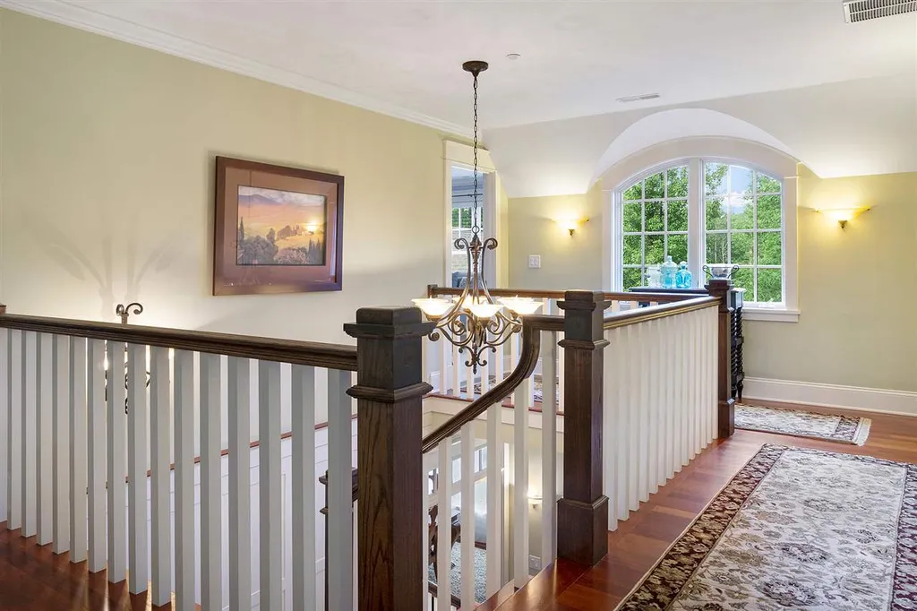 106 Long Hill Road Hollis NH 03049