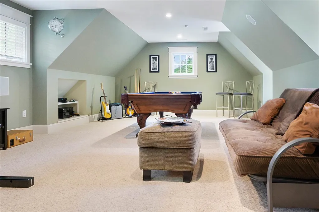 106 Long Hill Road Hollis NH 03049