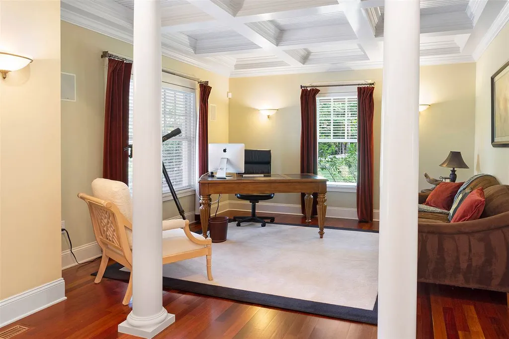 106 Long Hill Road Hollis NH 03049