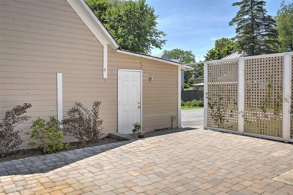 7 Pine Avenue Keene NH 03431