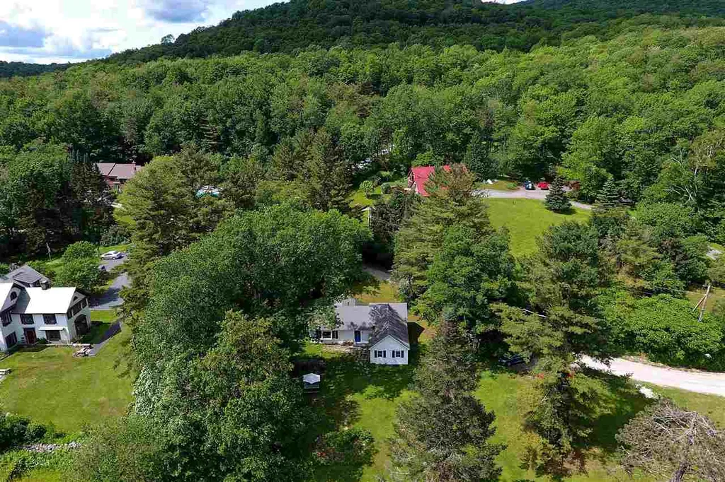 741 Journeys End Mendon VT 05701