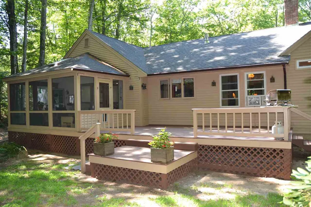 5 Loon Street Wolfeboro NH 03894