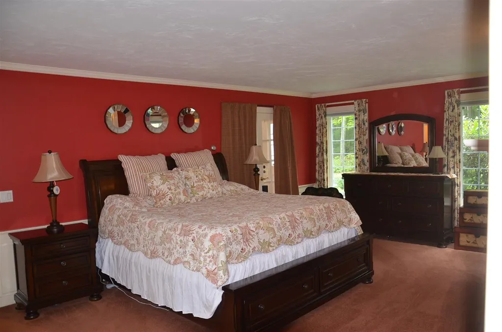 47 Lake Country Road Meredith NH 03253
