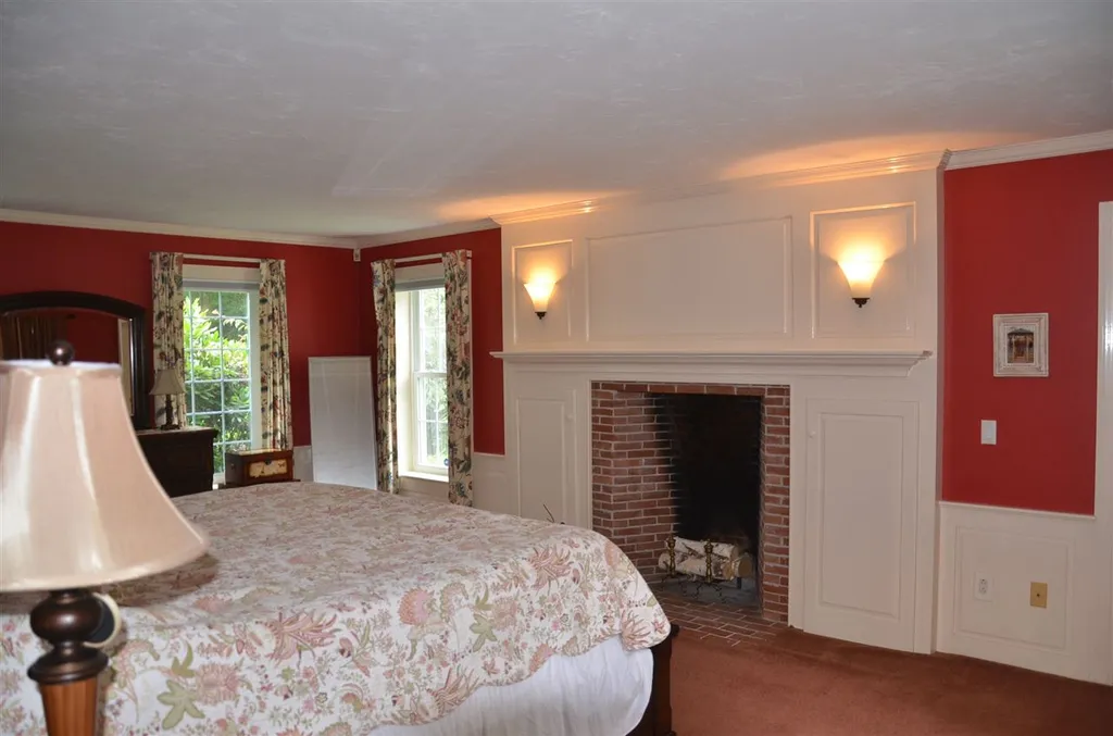 47 Lake Country Road Meredith NH 03253