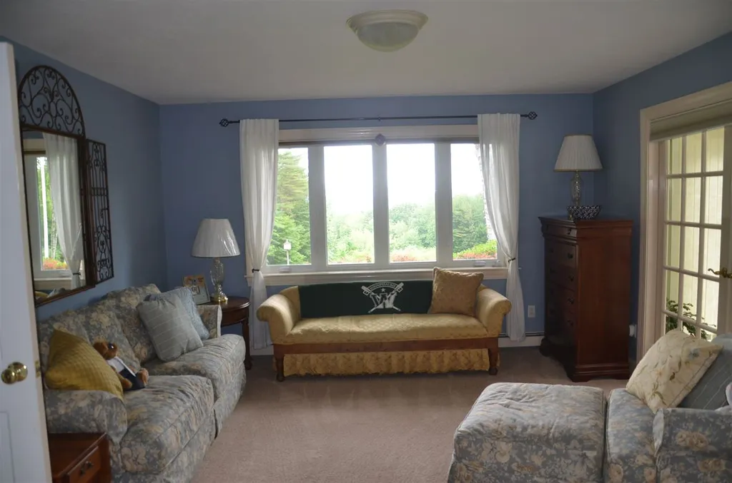 47 Lake Country Road Meredith NH 03253