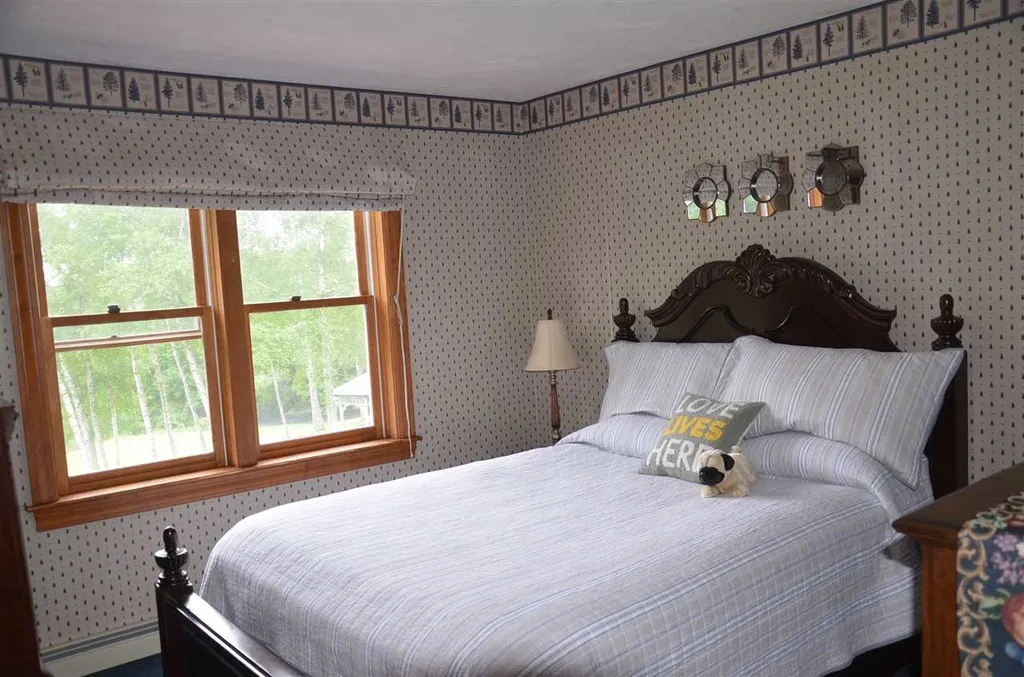 47 Lake Country Road Meredith NH 03253