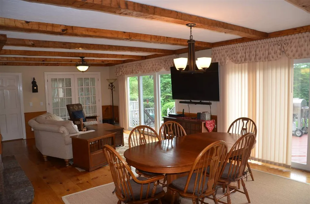 47 Lake Country Road Meredith NH 03253