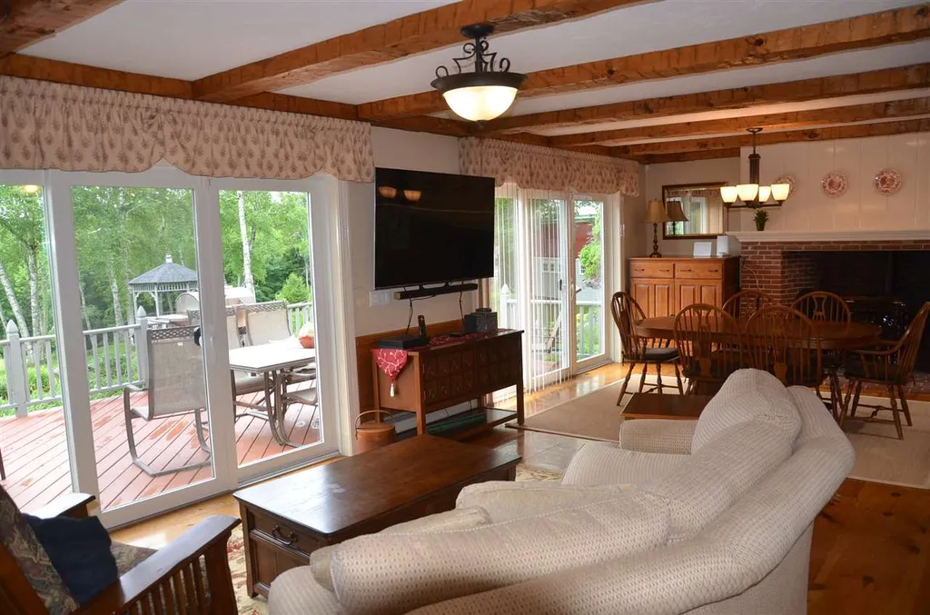 47 Lake Country Road Meredith NH 03253