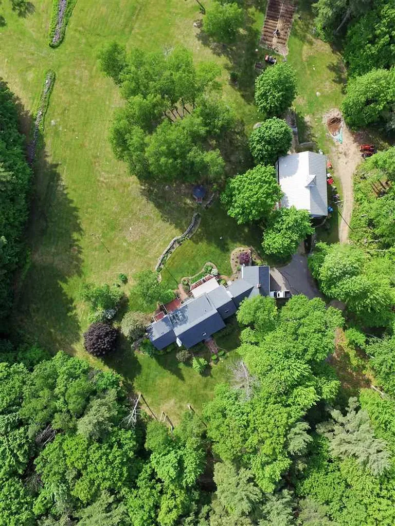 47 Lake Country Road Meredith NH 03253