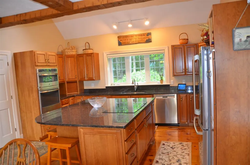 47 Lake Country Road Meredith NH 03253