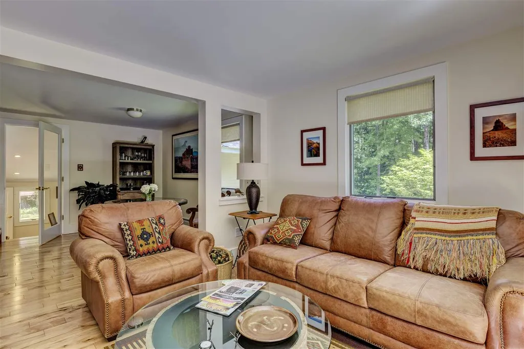 123 Mountain Road New London NH 03257