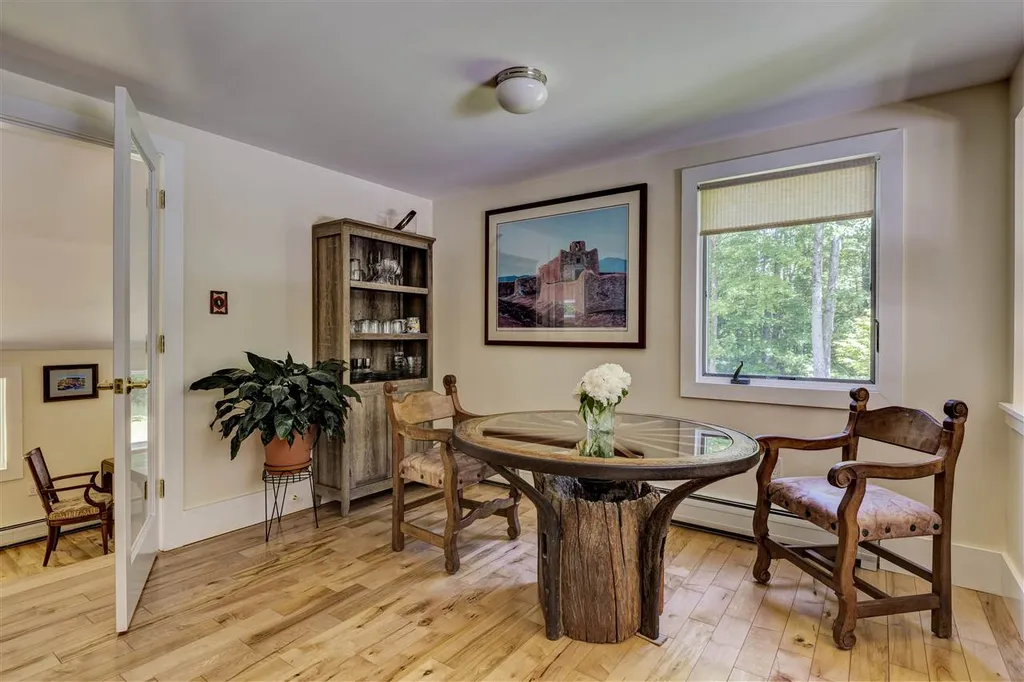 123 Mountain Road New London NH 03257