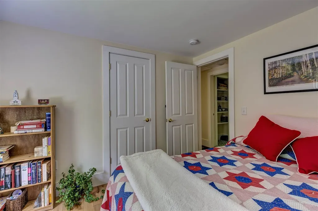 123 Mountain Road New London NH 03257