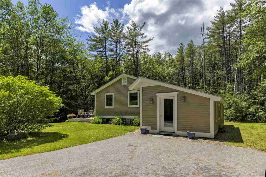123 Mountain Road New London NH 03257