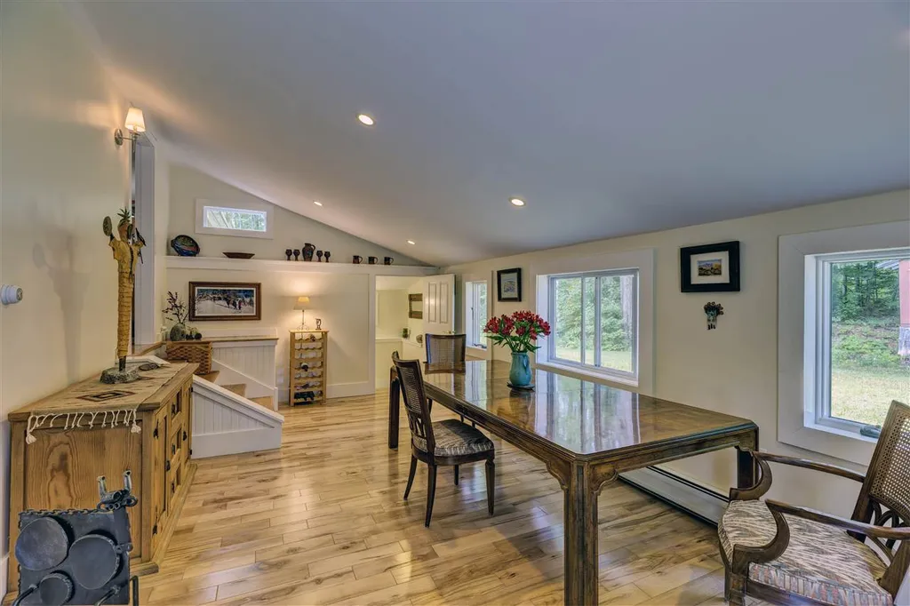 123 Mountain Road New London NH 03257
