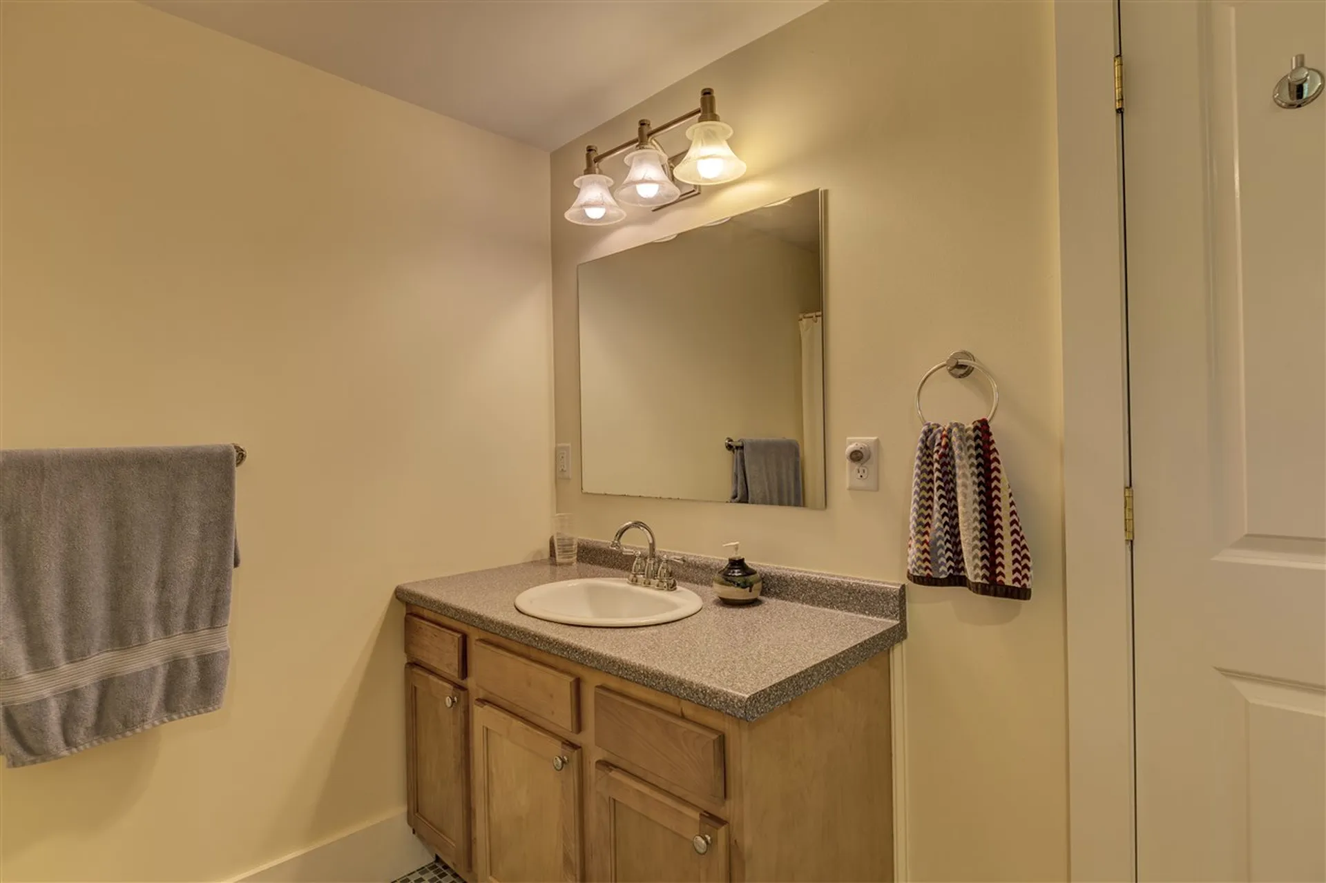 123 Mountain Road New London NH 03257