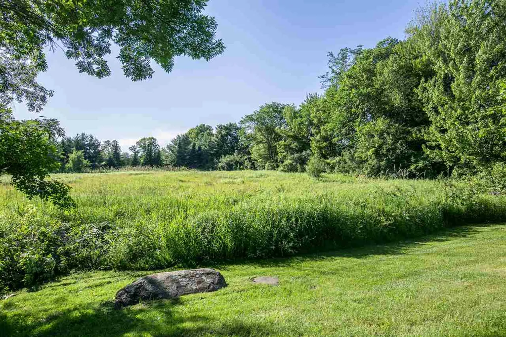 17 Craftsbury Court Essex VT 05452